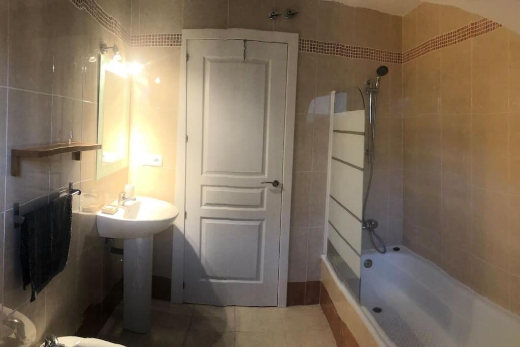 Boutique Style Apartment In Velez De Benaudalla - Near Salobrena Екстериор снимка